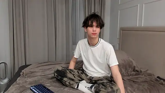 Snapshot of Ur_NextDoor_Boy chatting on March 2, 2026, 8:05 pm Ur NextDoor Boy online show from March 2, 2026, 8:05 pm