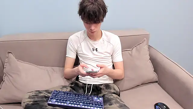 Snapshot of Ur_NextDoor_Boy chatting on February 26, 2026, 5:18 am Ur NextDoor Boy online show from February 26, 2026, 5:18 am