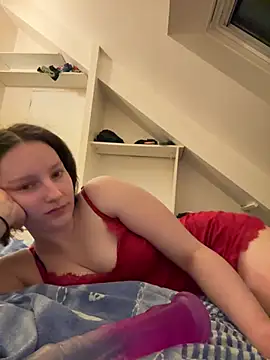 Mis-Elisa96 online show from April 15, 2026, 9:15 pm