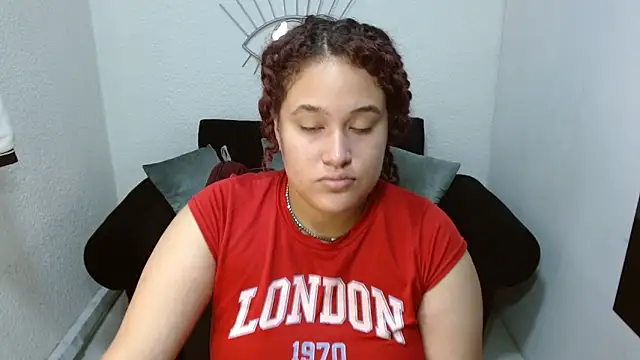 leilanewgirl online show from March 16, 2026, 12:31 pm