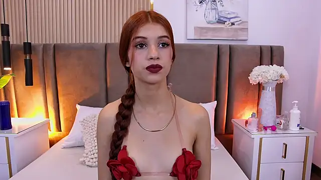 SaraLugo online show from April 17, 2026, 7:38 pm