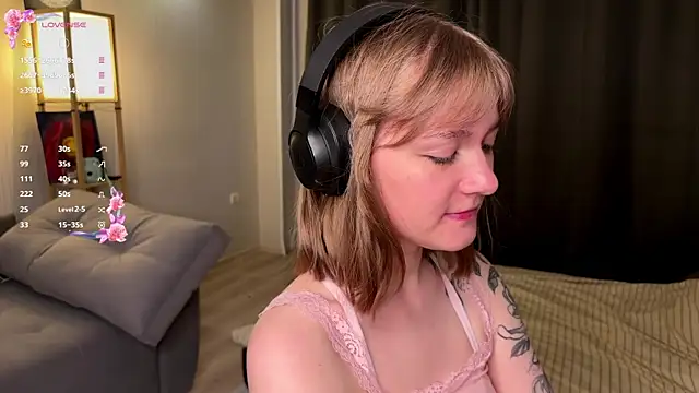 Mirrrra1 online show from May 16, 2026, 8:52 pm