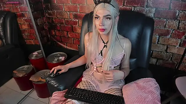Snapshot of Thali_a chatting on June 25, 2026, 5:12 am Thali a online show from June 25, 2026, 5:12 am