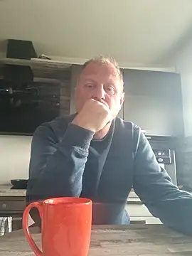 Snapshot of Demik71 chatting on March 26, 2026, 10:02 am Demik71 online show from March 26, 2026, 10:02 am