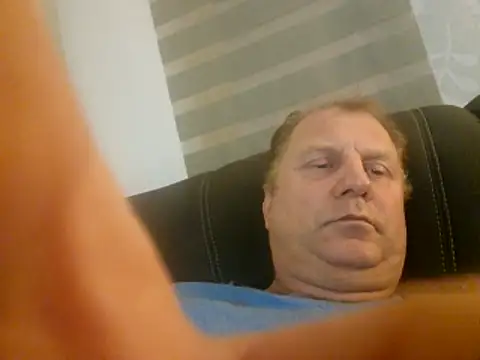 Demik71 online show from February 9, 2026, 6:06 pm