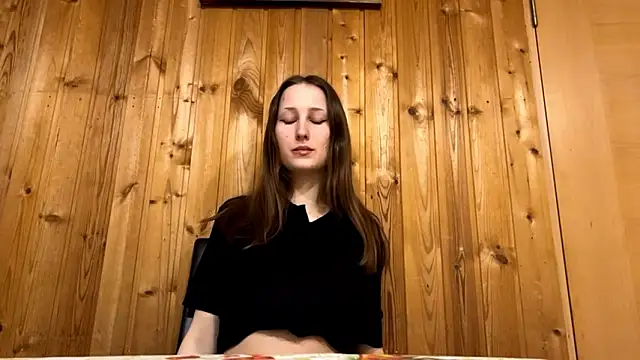 VickieKush online show from March 6, 2026, 3:07 pm