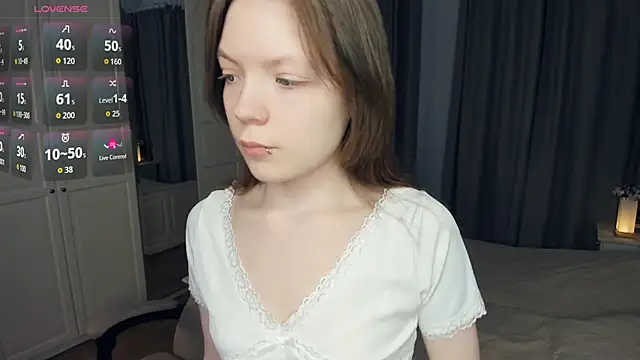 Snapshot of LavenderMitten chatting on April 11, 2026, 5:59 am LavenderMitten online show from April 11, 2026, 5:59 am