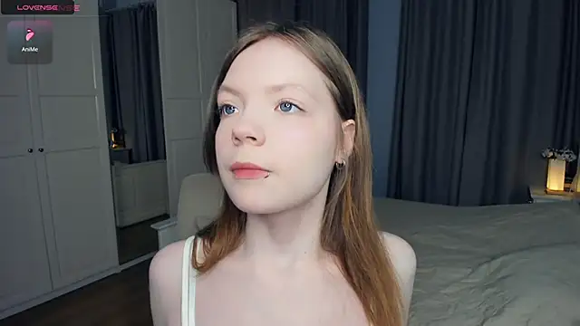 Snapshot of LavenderMitten chatting on April 15, 2026, 5:46 am LavenderMitten online show from April 15, 2026, 5:46 am