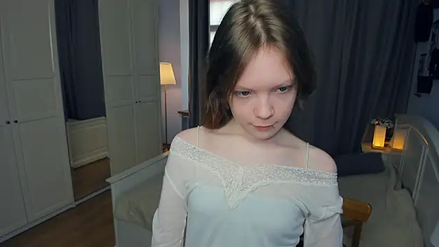 Snapshot of LavenderMitten chatting on March 16, 2026, 5:44 am LavenderMitten online show from March 16, 2026, 5:44 am