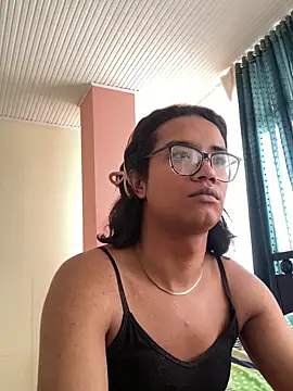 Snapshot of horny_brii chatting on May 5, 2026, 6:33 pm horny brii online show from May 5, 2026, 6:33 pm
