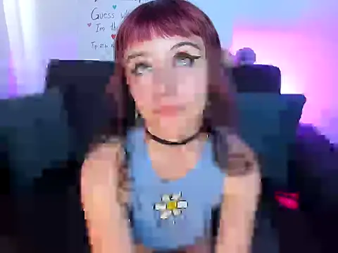 velmoon online show from March 6, 2026, 6:47 pm