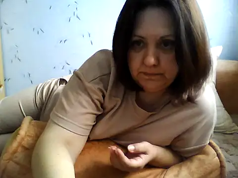 Snapshot of LockyCharm111 chatting on May 13, 2026, 4:30 am LockyCharm111 online show from May 13, 2026, 4:30 am
