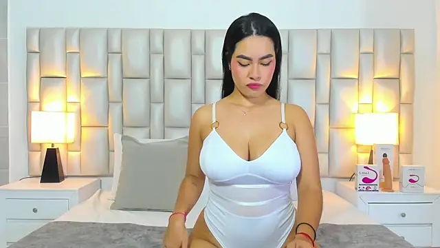 paola katy dicks online show from June 24, 2026, 7:55 pm