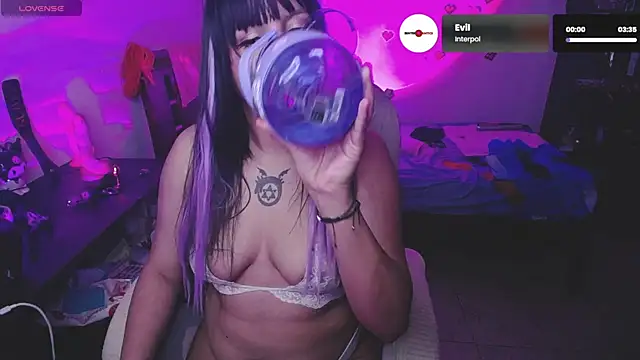 Purple-Pookiee online show from April 4, 2026, 5:03 am