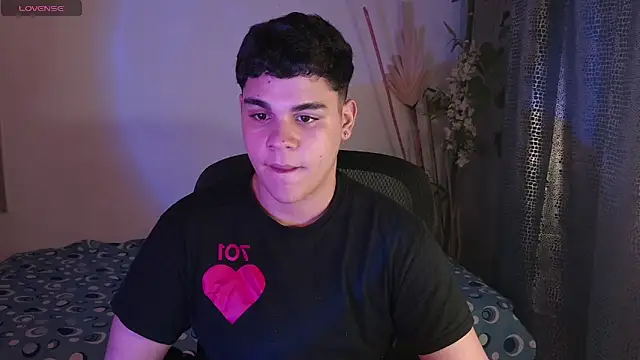 eithan jonnes online show from March 4, 2026, 9:33 pm