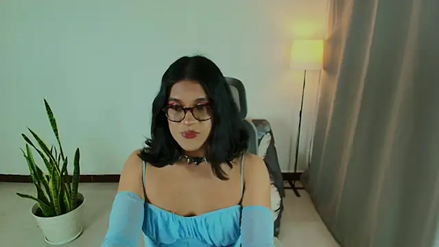 Snapshot of succubus_Vitta chatting on June 7, 2026, 2:50 am succubus Vitta online show from June 7, 2026, 2:50 am