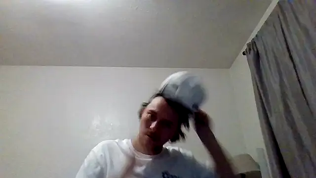 Tallhungandcloudy online show from February 11, 2026, 4:23 am