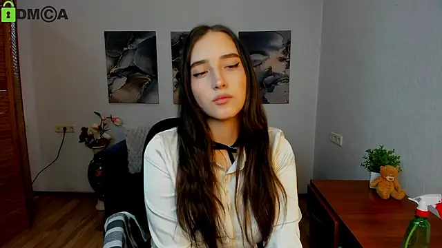 Effy Royse online show from March 5, 2026, 6:32 am