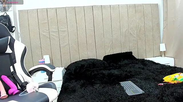 valery slim18 online show from March 10, 2026, 3:54 am