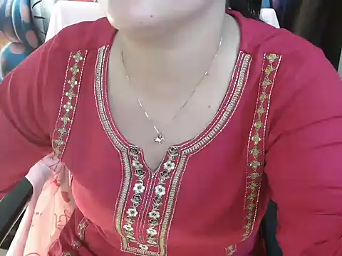 Snapshot of _chitranshi chatting on April 28, 2026, 5:56 am chitranshi online show from April 28, 2026, 5:56 am
