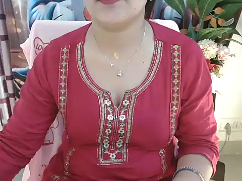 Snapshot of _chitranshi chatting on May 4, 2026, 5:00 am chitranshi online show from May 4, 2026, 5:00 am