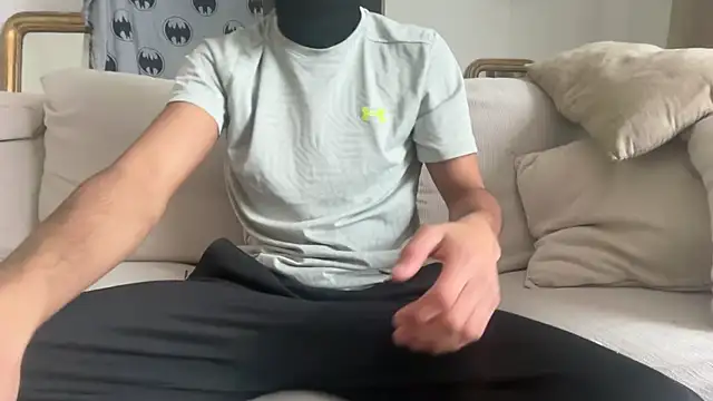 Snapshot of reubeu2pnm chatting on February 14, 2026, 1:44 pm reubeu2pnm online show from February 14, 2026, 1:44 pm