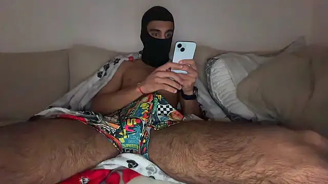 Snapshot of reubeu2pnm chatting on February 10, 2026, 10:20 pm reubeu2pnm online show from February 10, 2026, 10:20 pm