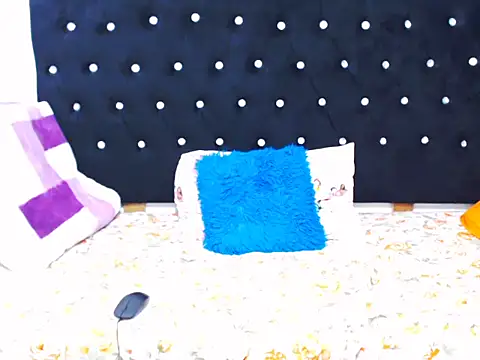 Snapshot of NtandoXx chatting on March 4, 2026, 6:59 pm NtandoXx online show from March 4, 2026, 6:59 pm