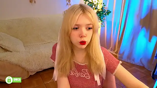 Snapshot of Rochelle_kitty chatting on April 29, 2026, 9:35 am Rochelle kitty online show from April 29, 2026, 9:35 am