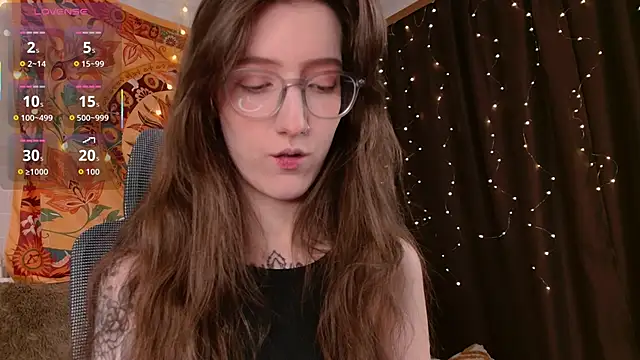 Snapshot of lolami_ chatting on March 1, 2026, 5:40 am lolami online show from March 1, 2026, 5:40 am