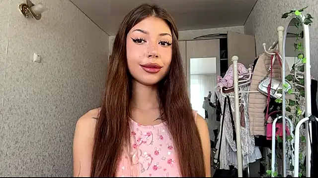 Snapshot of You_Club_Winx chatting on July 19, 2026, 8:12 am You Club Winx online show from July 19, 2026, 8:12 am