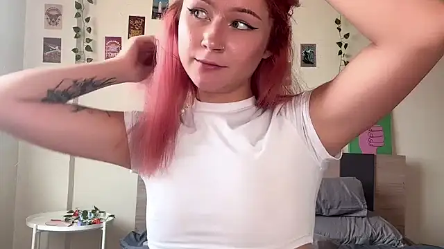 Snapshot of pixieyes00n chatting on February 20, 2026, 7:10 am pixieyes00n online show from February 20, 2026, 7:10 am