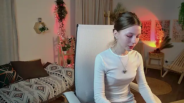 ElliFrankenweenie online show from April 11, 2026, 6:10 am