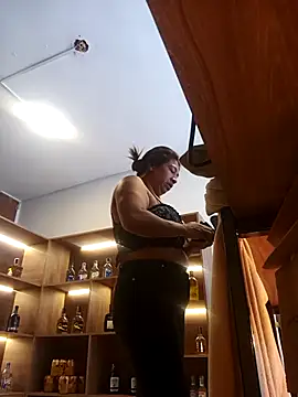 eva vidal  online show from April 18, 2026, 5:04 pm