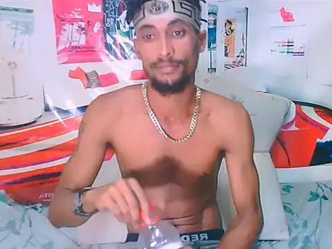 Snapshot of EroticPoison69 chatting on February 14, 2026, 6:19 pm EroticPoison69 online show from February 14, 2026, 6:19 pm