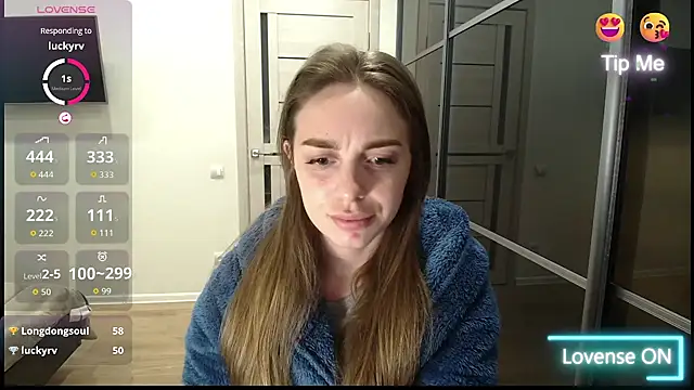  julia wonderful  online show from April 11, 2026, 12:51 am