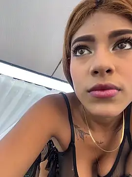 SinLunaXXX online show from April 8, 2026, 9:27 pm