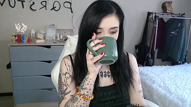 Snapshot of Rin_Tozier chatting on May 6, 2026, 1:20 am Rin Tozier online show from May 6, 2026, 1:20 am
