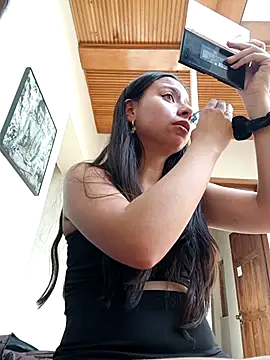 Snapshot of Mei_hells chatting on March 1, 2026, 8:42 pm Mei hells online show from March 1, 2026, 8:42 pm