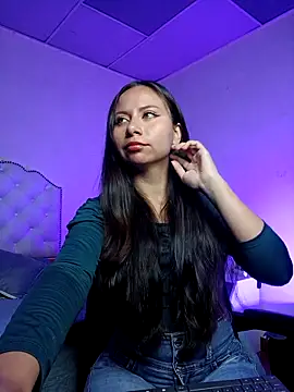 Snapshot of Mei_hells chatting on February 28, 2026, 6:18 pm Mei hells online show from February 28, 2026, 6:18 pm