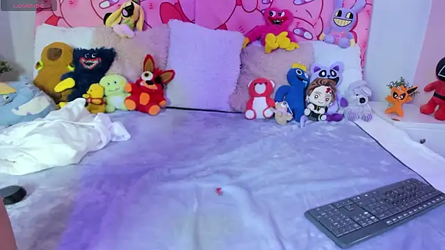 emma wilder  online show from March 7, 2026, 7:41 pm