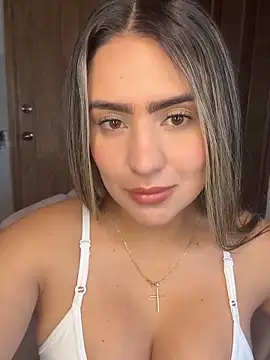 Snapshot of Miilana_ chatting on March 22, 2026, 3:24 pm Miilana online show from March 22, 2026, 3:24 pm