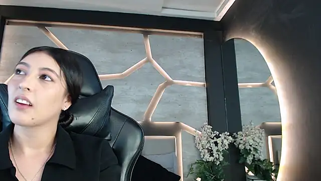 Snapshot of SinLickerr chatting on February 28, 2026, 7:35 pm SinLickerr online show from February 28, 2026, 7:35 pm