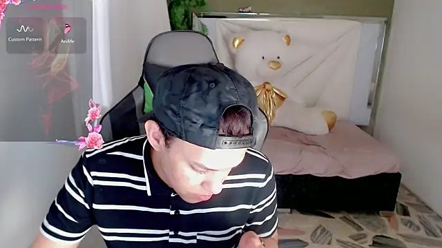 Top and bottom online show from April 17, 2026, 8:33 pm