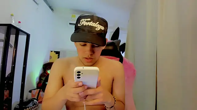 Top and bottom online show from April 11, 2026, 8:01 pm