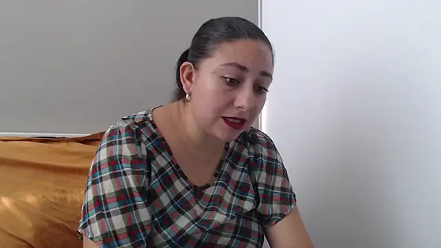 fransheska 1 online show from February 13, 2026, 12:38 pm