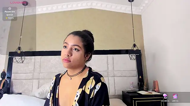 CloheBell online show from April 17, 2026, 6:22 pm