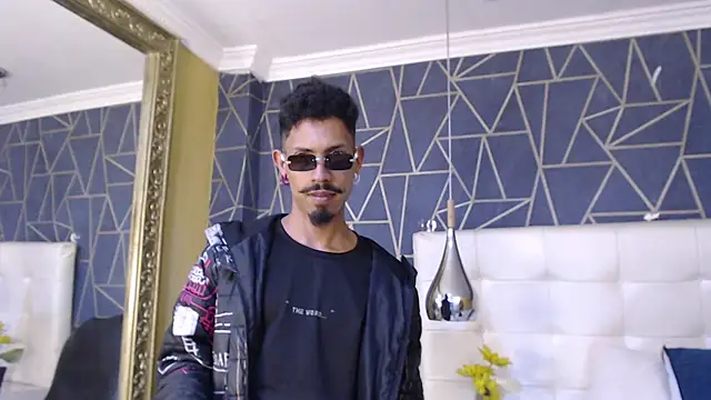 NoaahTylor online show from February 24, 2026, 7:59 pm