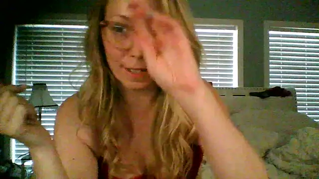 Snapshot of NikkiB653466 chatting on March 3, 2026, 7:54 pm NikkiB653466 online show from March 3, 2026, 7:54 pm