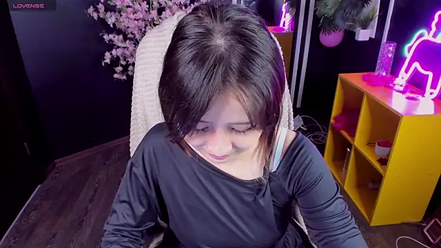 Snapshot of May_Ling chatting on May 6, 2026, 11:03 am May Ling online show from May 6, 2026, 11:03 am
